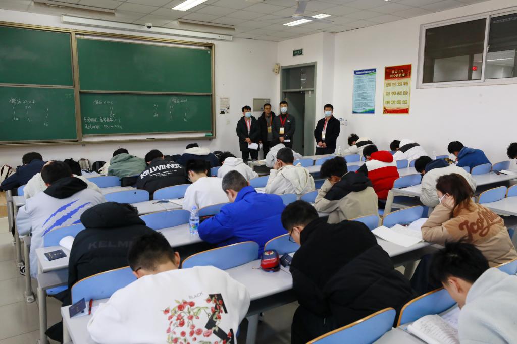 本次考试是2022-2023-1学期